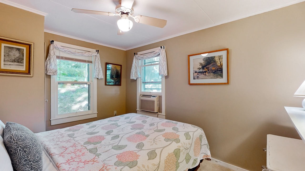 Photo of Bedroom in Castleton