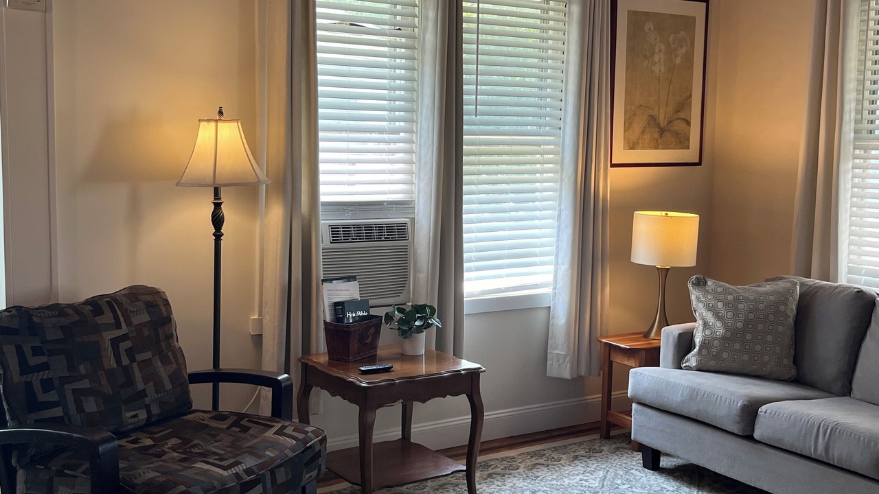 Photo of Livingroom in Oaklyn