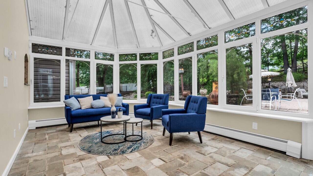 Photo of Livingroom in Stony Point
