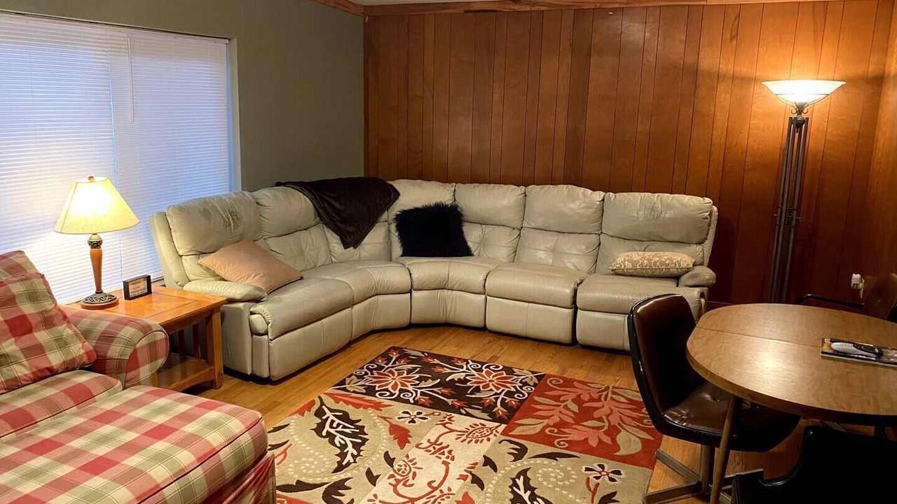Photo of Livingroom in Bramwell