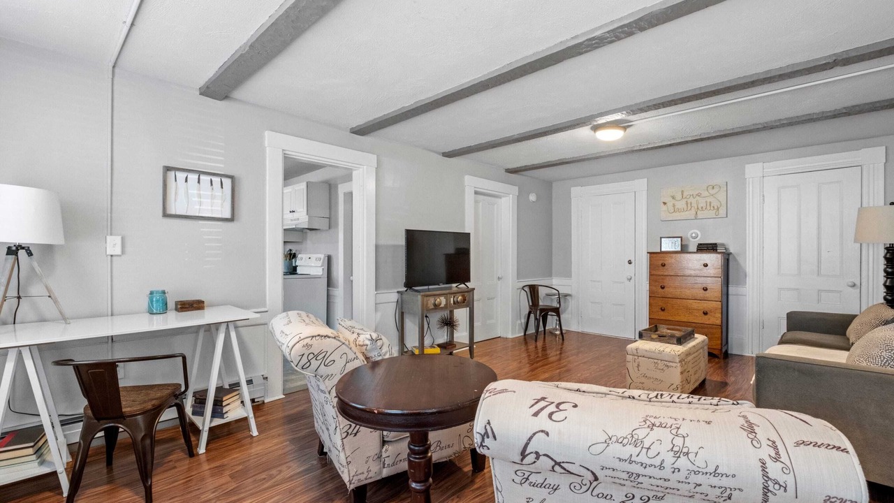 Photo of Livingroom in Exeter