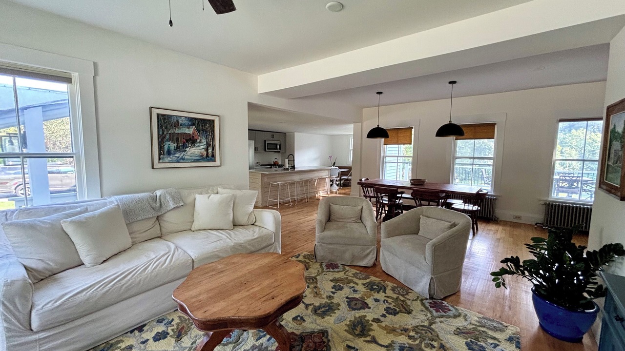 Photo of Livingroom in Bridgewater
