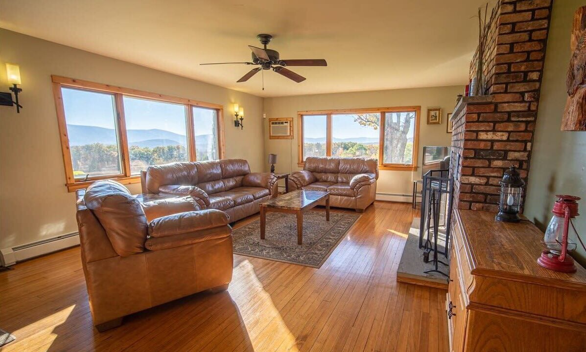 Photo of Livingroom in East Jewett