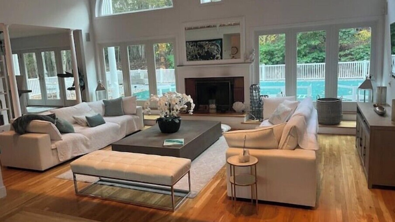 Photo of Livingroom in Amagansett North