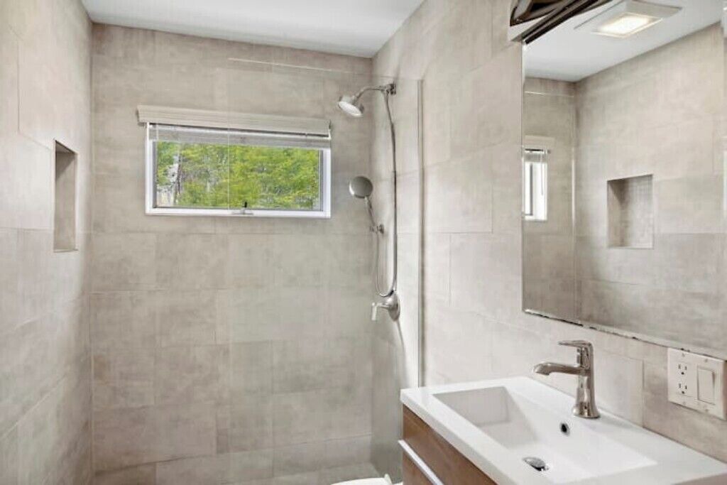 Photo of Bathroom in Amagansett North