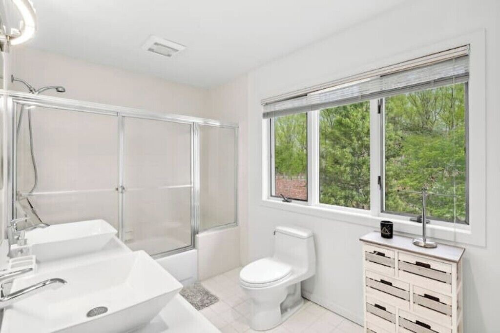 Photo of Bathroom in Amagansett North