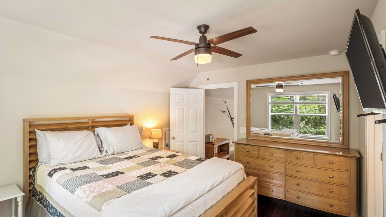 Photo of Bedroom in Lovingston