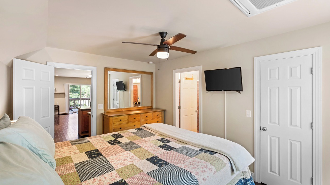 Photo of Bedroom in Lovingston