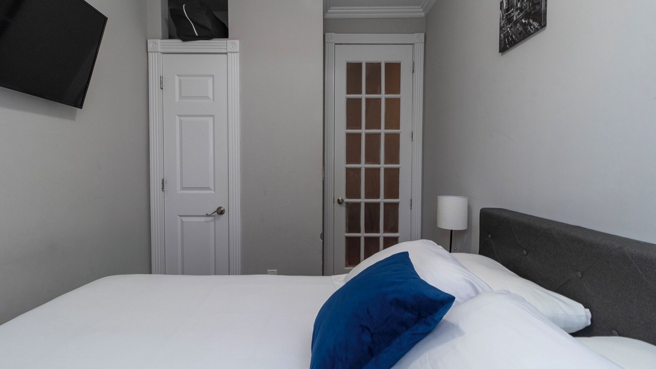 Photo of Bedroom in Tudor City