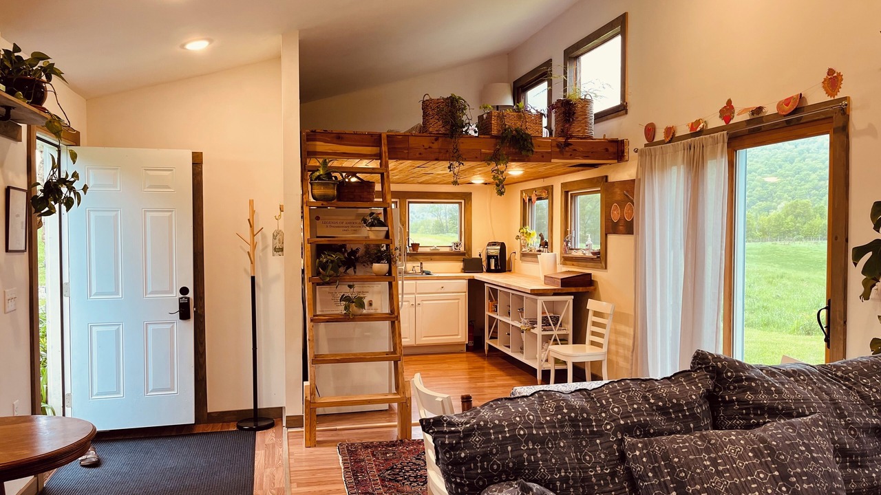 Photo of Livingroom in Huntington