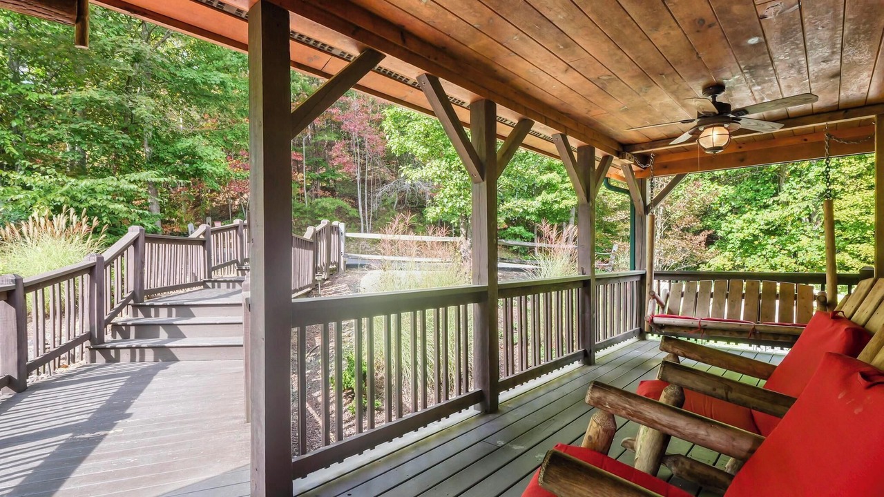 Photo of Patio Balcony in Lake Lure