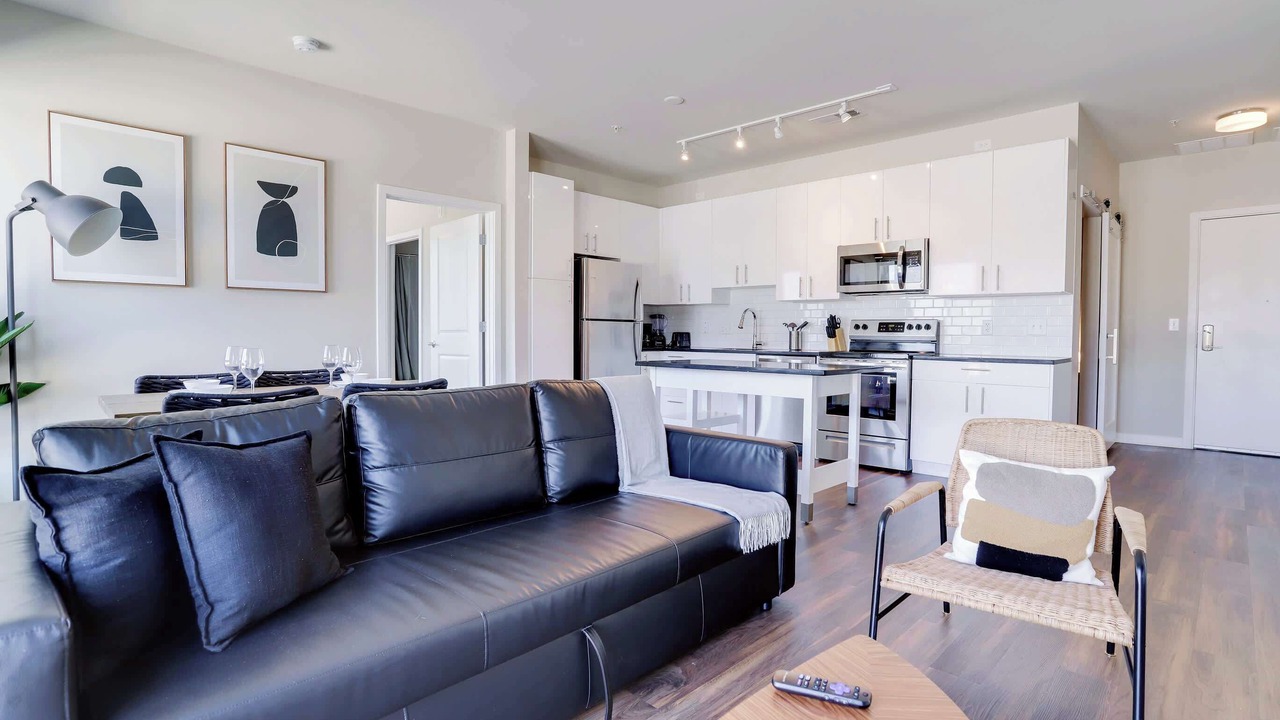 Photo of Livingroom in Jefferson Manor