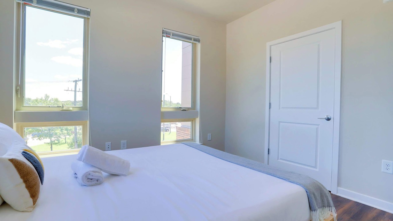 Photo of Bedroom in Jefferson Manor