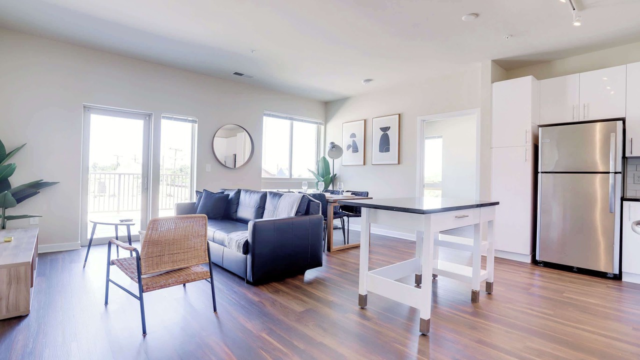 Photo of Livingroom in Jefferson Manor