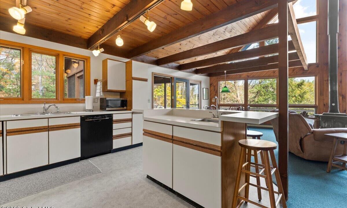 Photo of Kitchen in Paradox