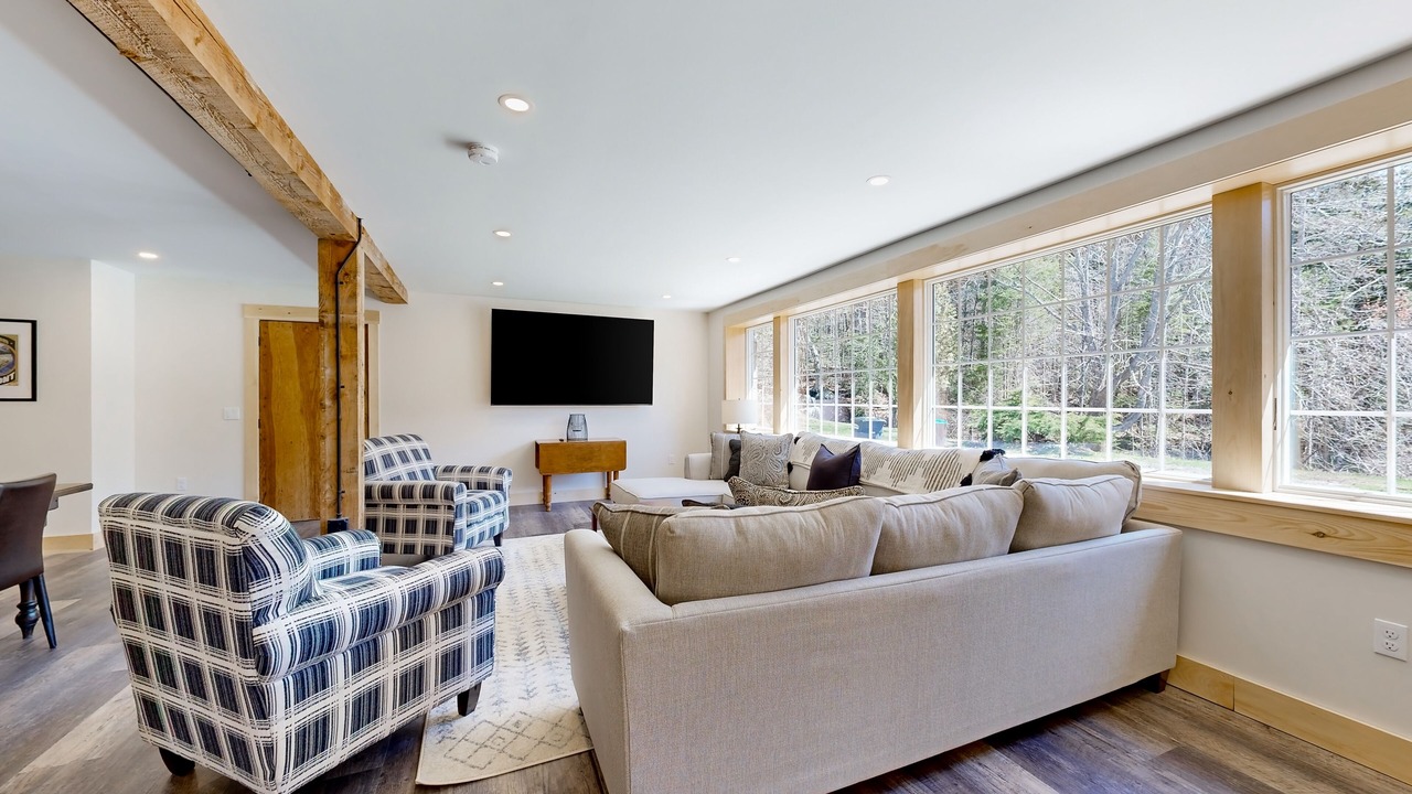 Photo of Livingroom in Lyndon Center