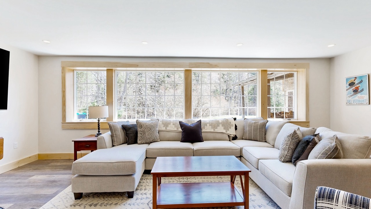 Photo of Livingroom in Lyndon Center