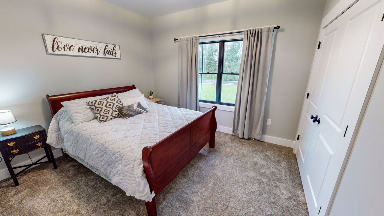 Photo of Bedroom in Akron