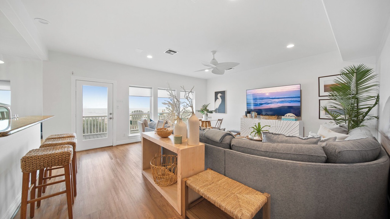 Photo of Livingroom in Terramar Beach