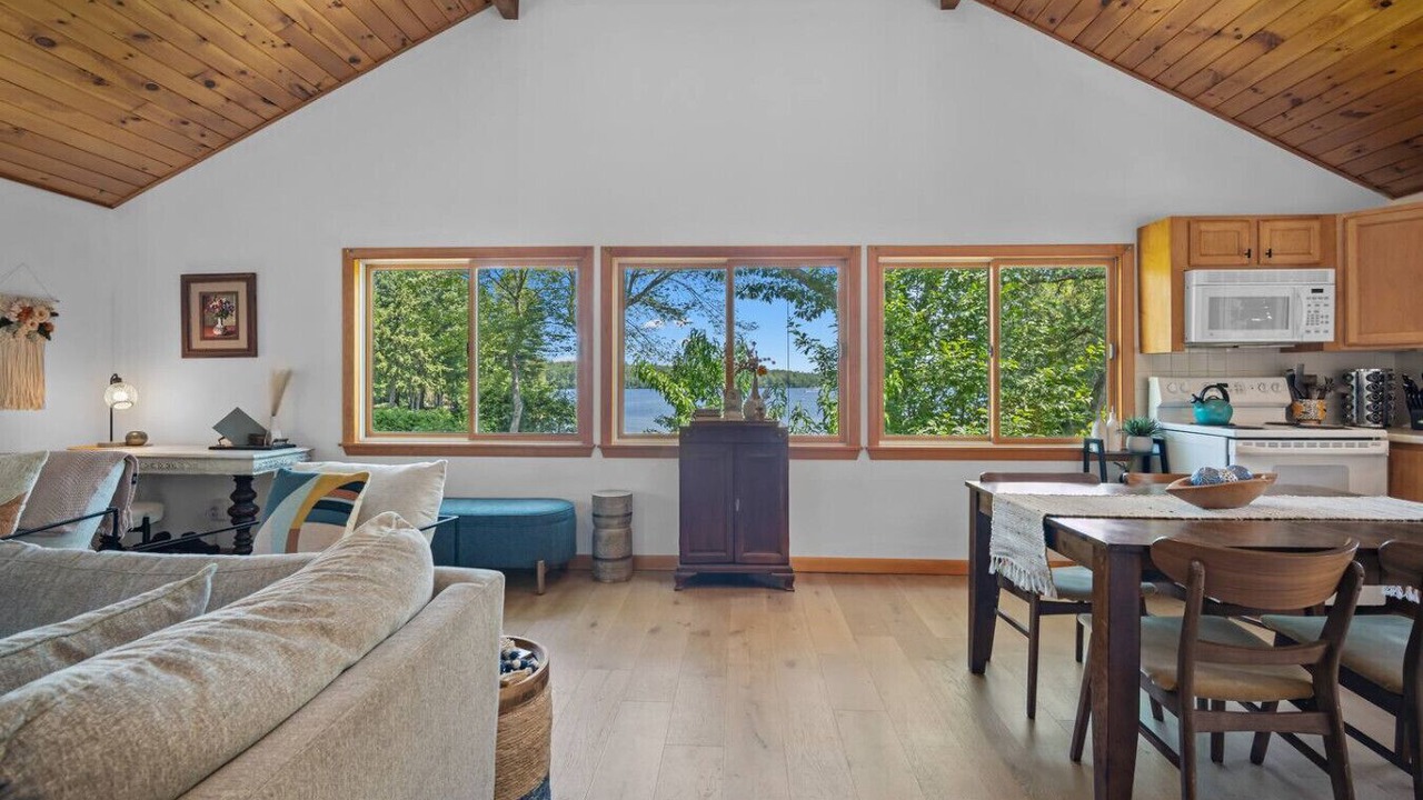 Photo of Livingroom in Farmington