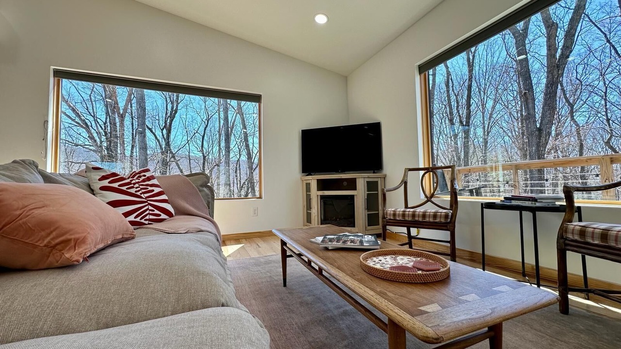 Photo of Livingroom in Lost River
