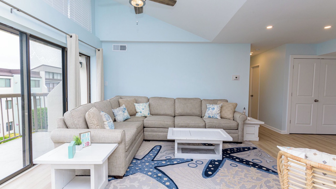 Photo of Livingroom in Caine Woods