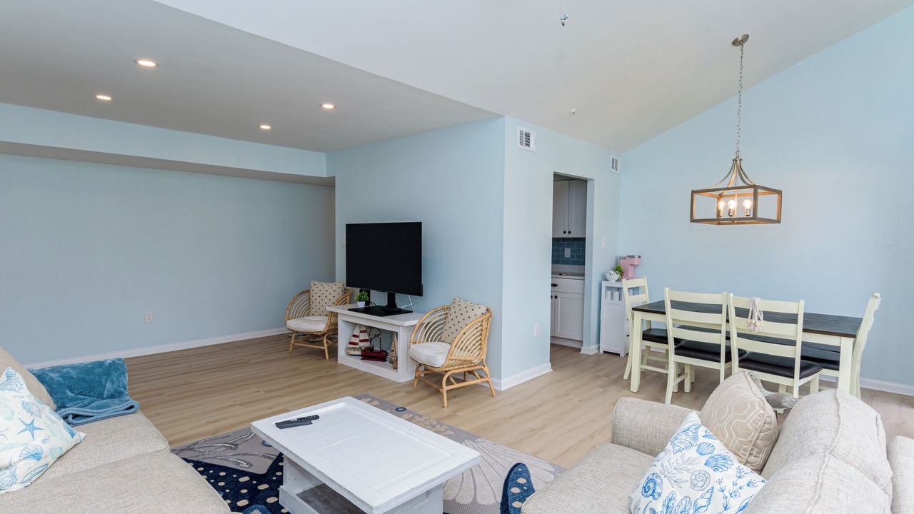 Photo of Livingroom in Caine Woods