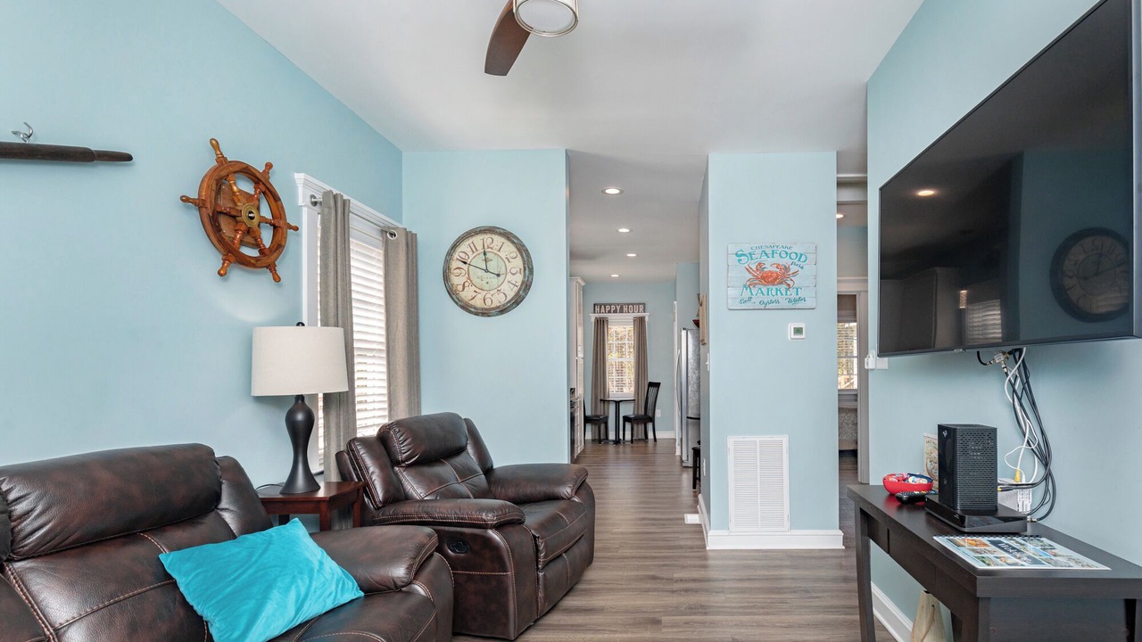 Photo of Livingroom in Deltaville