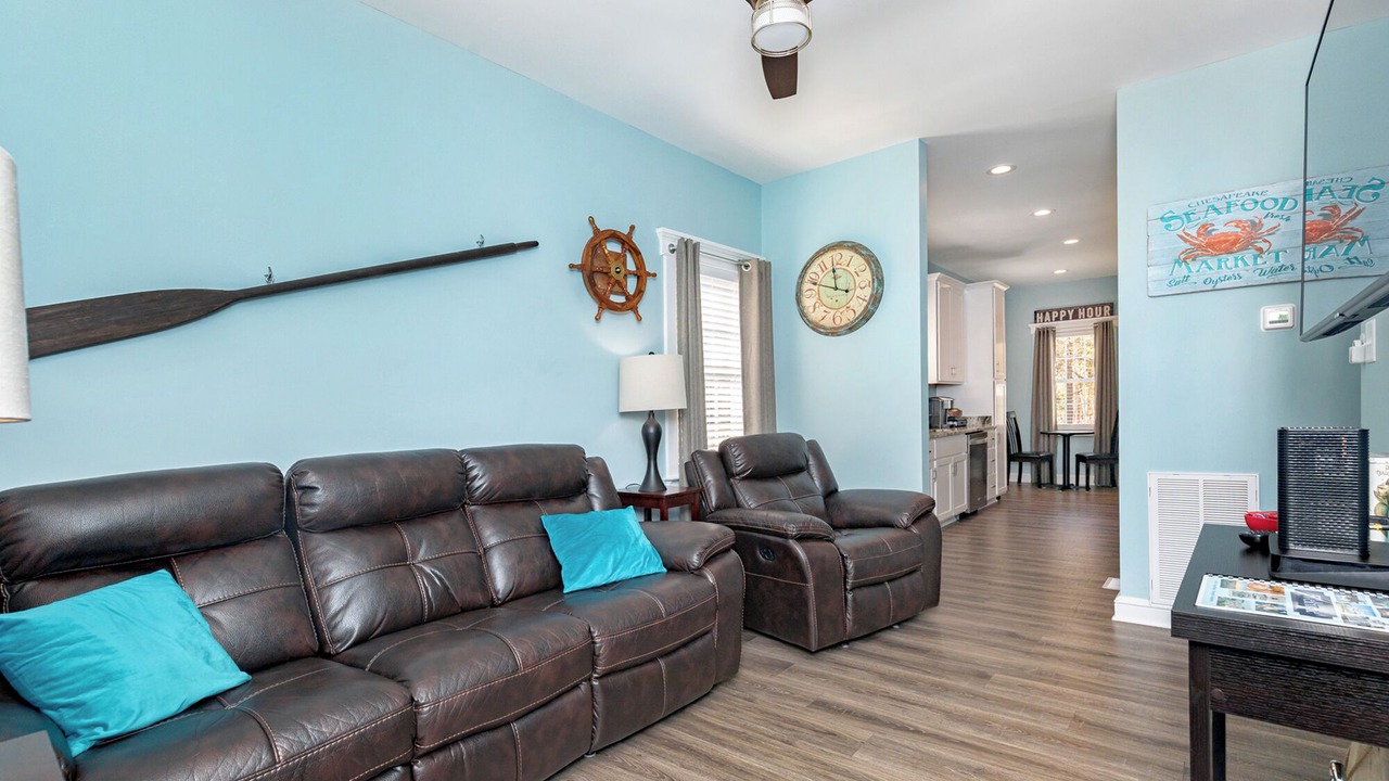 Photo of Livingroom in Deltaville