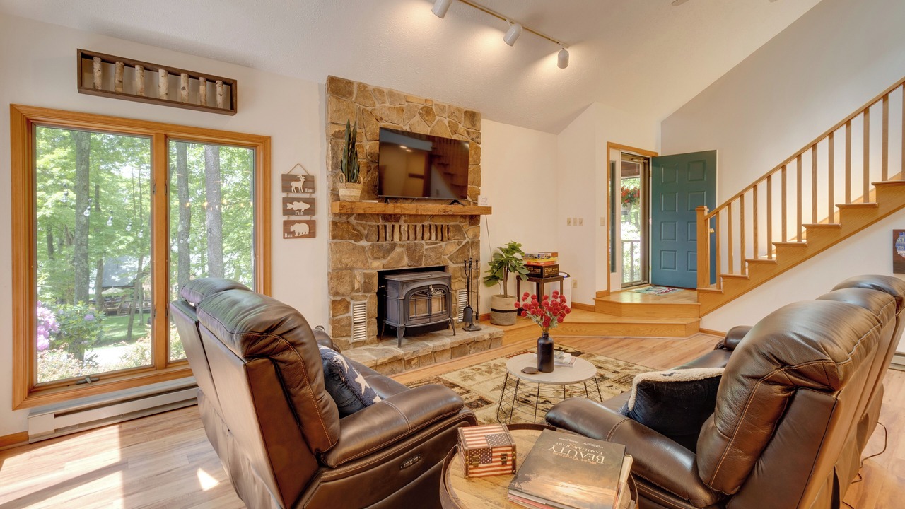Photo of Livingroom in Alpine Lake