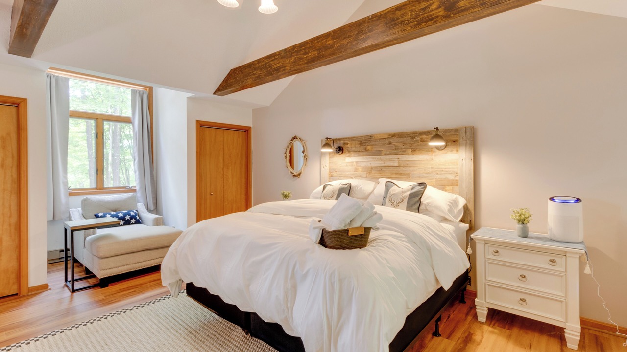 Photo of Bedroom in Alpine Lake