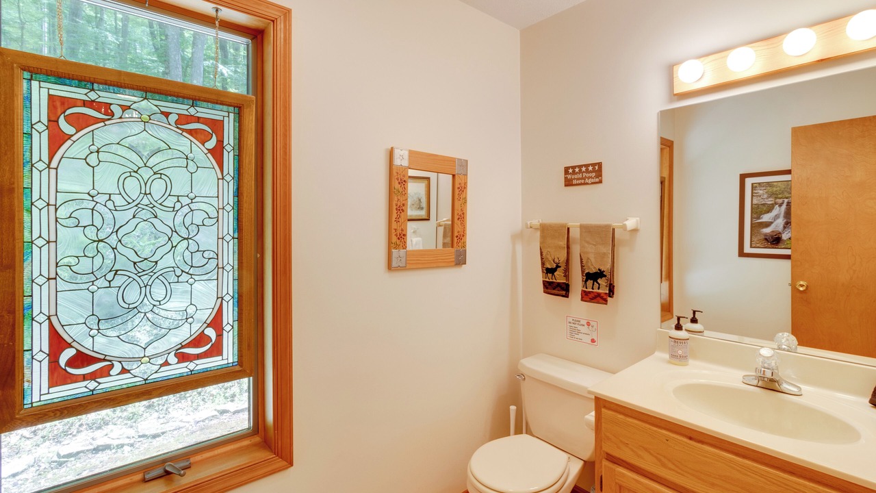 Photo of Bathroom in Alpine Lake