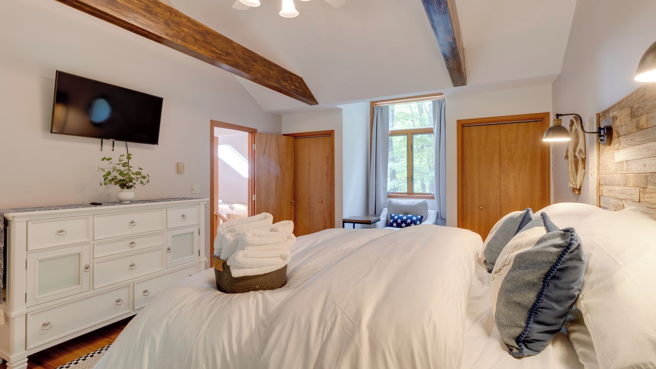 Photo of Bedroom in Alpine Lake