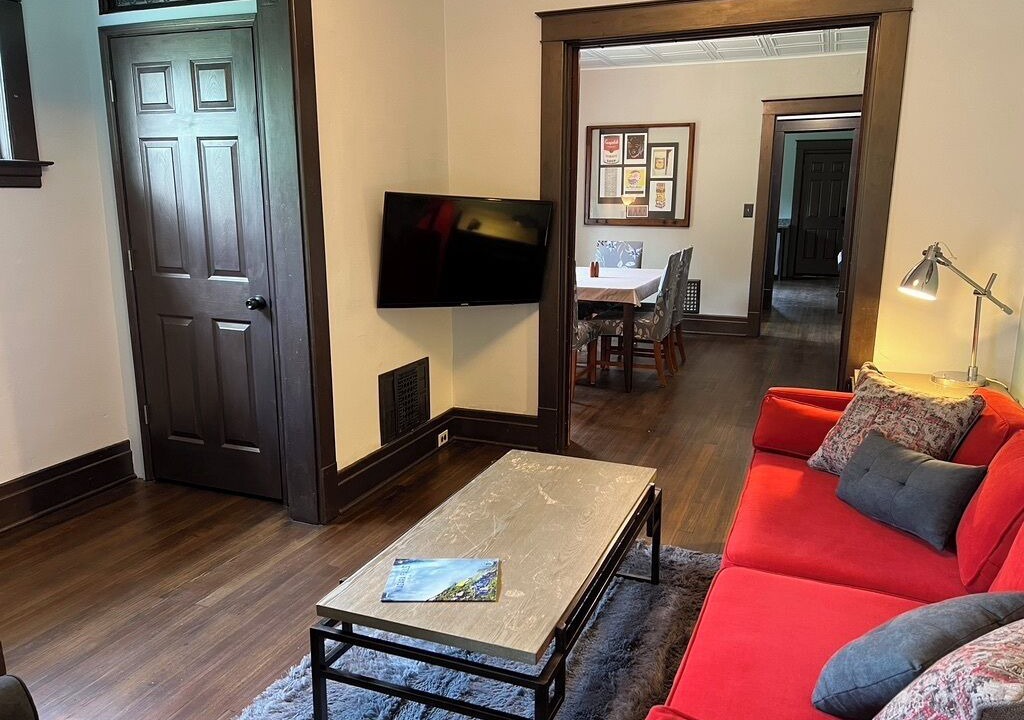 Photo of Livingroom in Downtown Niagara Falls