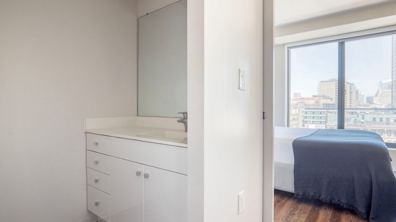 Photo of Bedroom in Theatre District