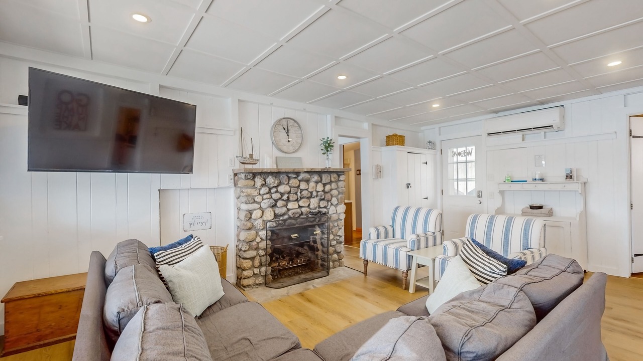 Photo of Livingroom in Penn Yan