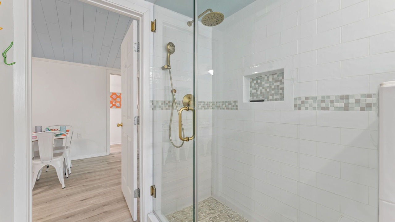 Photo of Bathroom in Pirates Beach