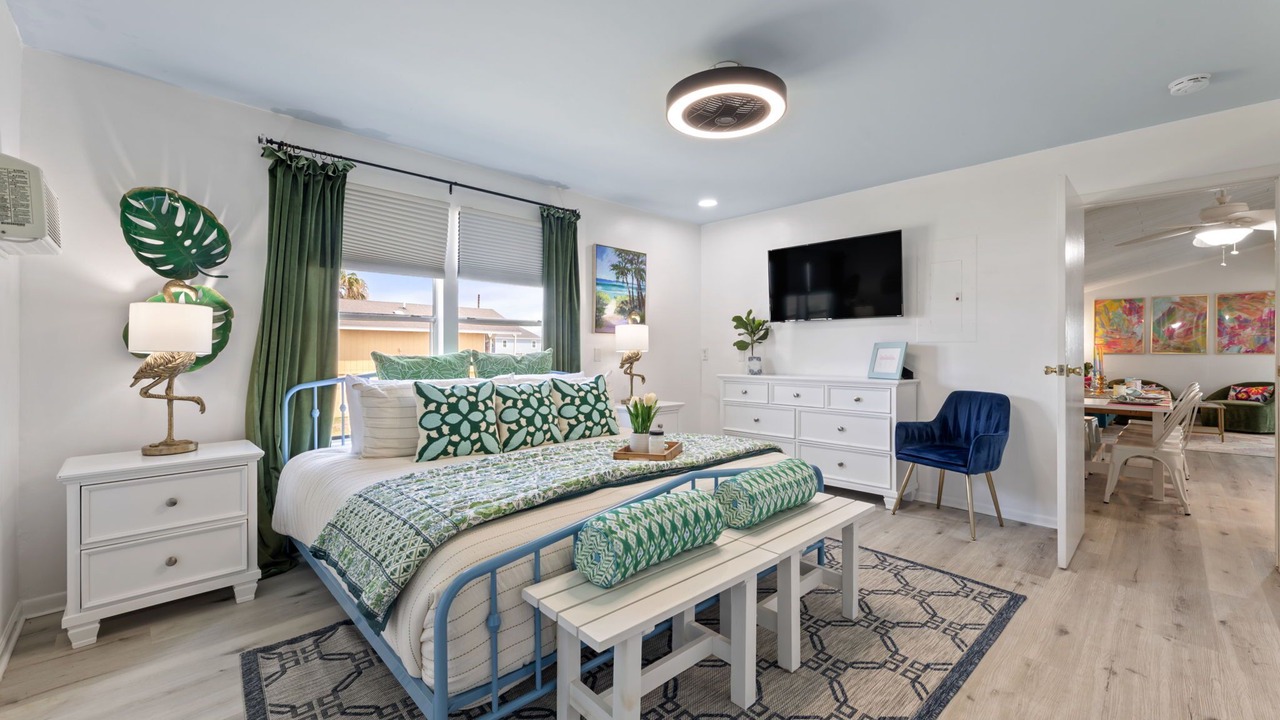 Photo of Bedroom in Pirates Beach