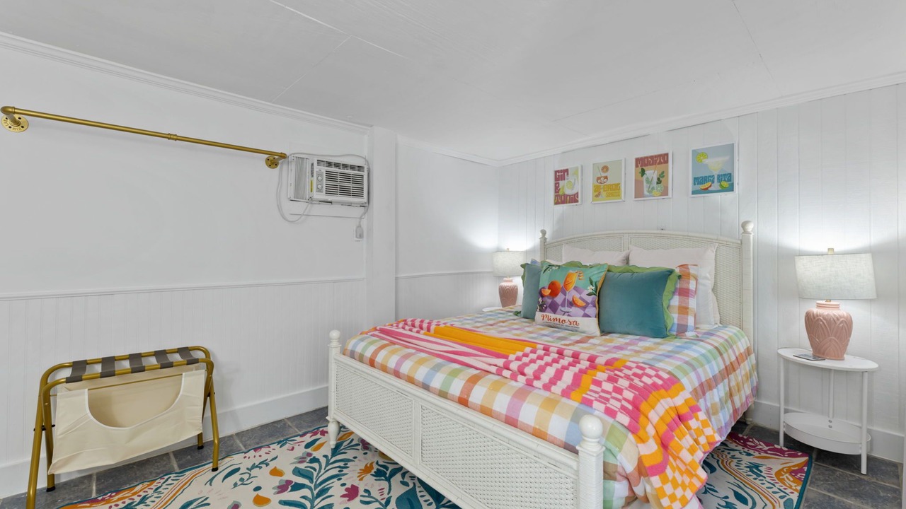 Photo of Bedroom in Pirates Beach