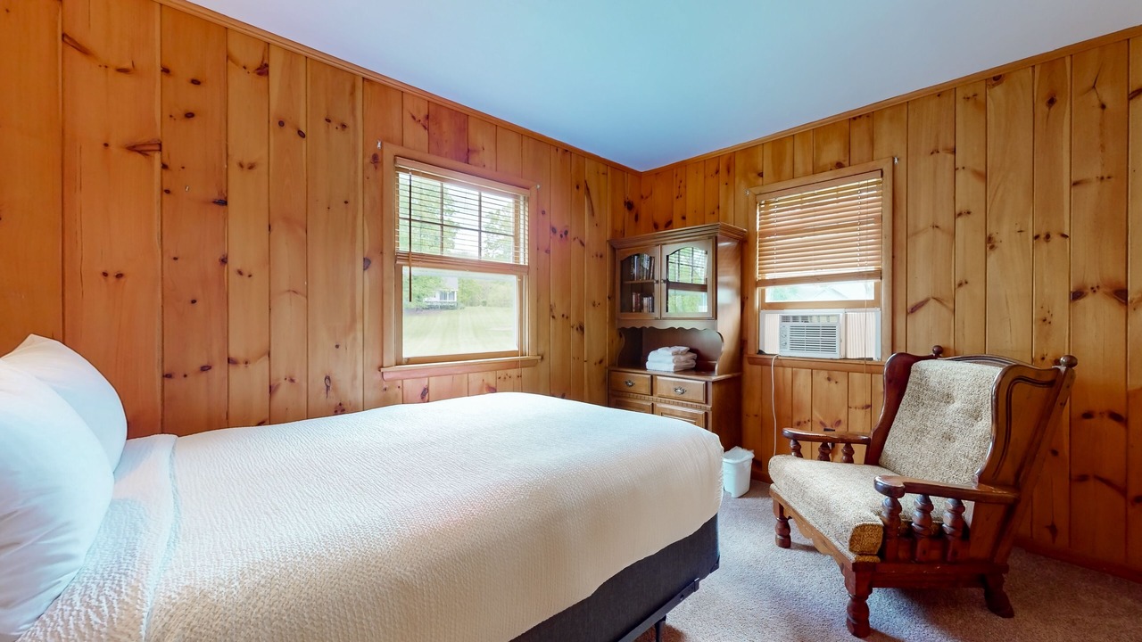 Photo of Bedroom in Lake George