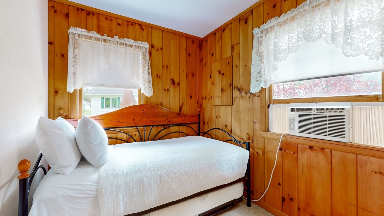 Photo of Bedroom in Lake George
