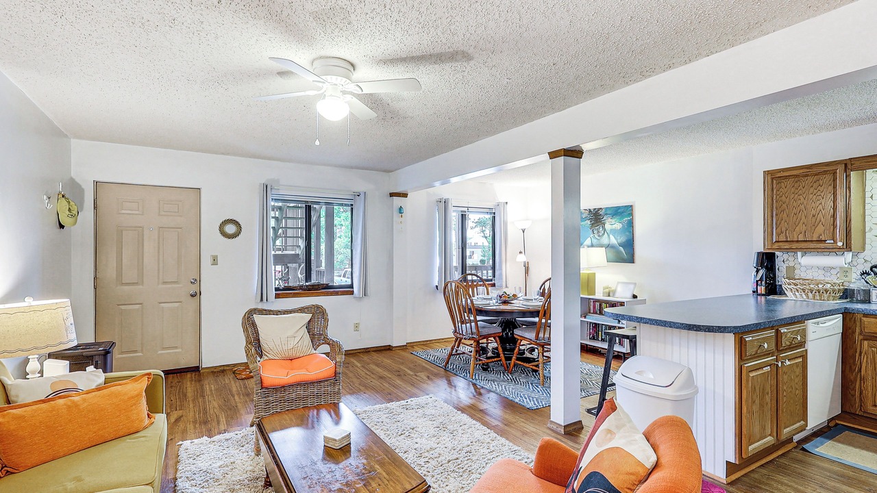Photo of Livingroom in Caine Woods