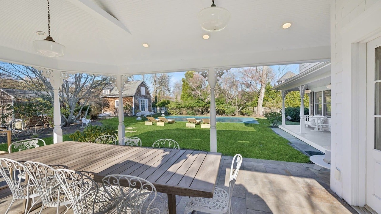 Photo of Outdoor in Village of Southampton