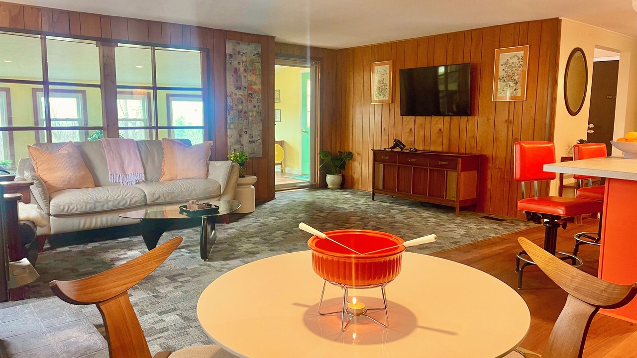 Photo of Livingroom in Town of Veteran