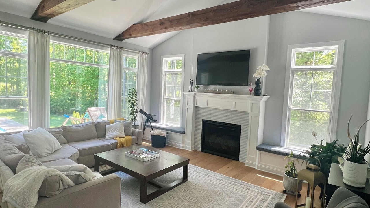 Photo of Livingroom in Saratoga Springs
