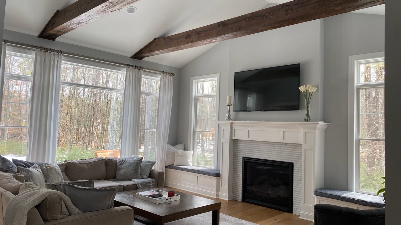 Photo of Livingroom in Saratoga Springs