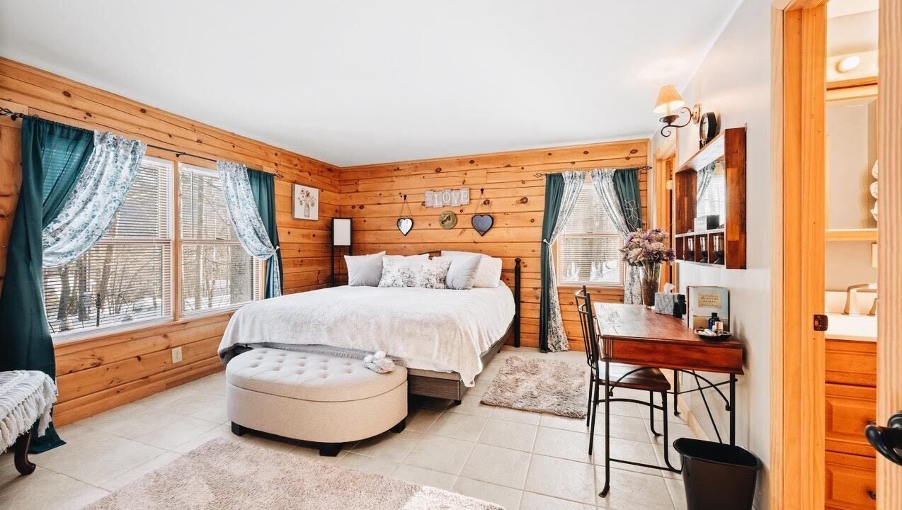 Photo of Bedroom in Warren