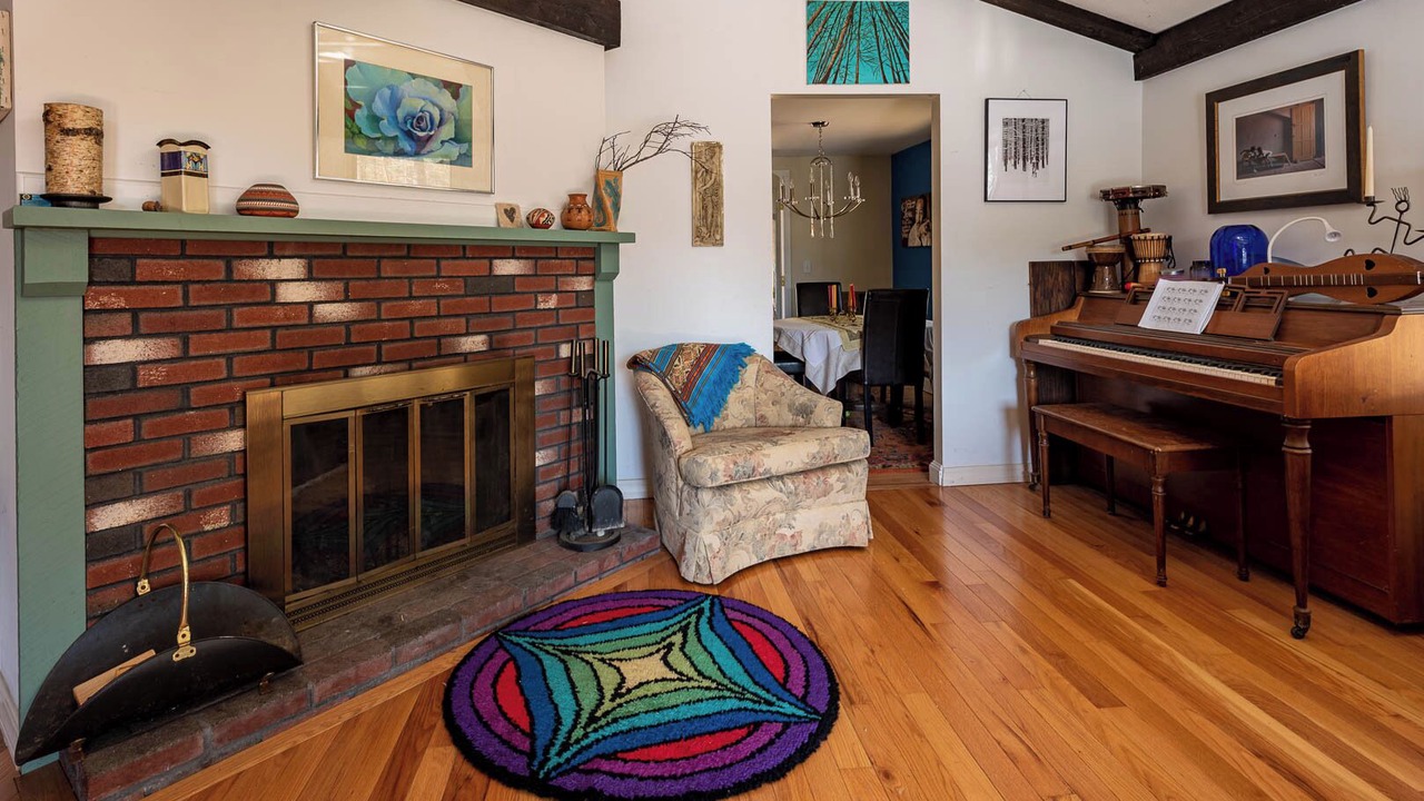 Photo of Livingroom in Kingston
