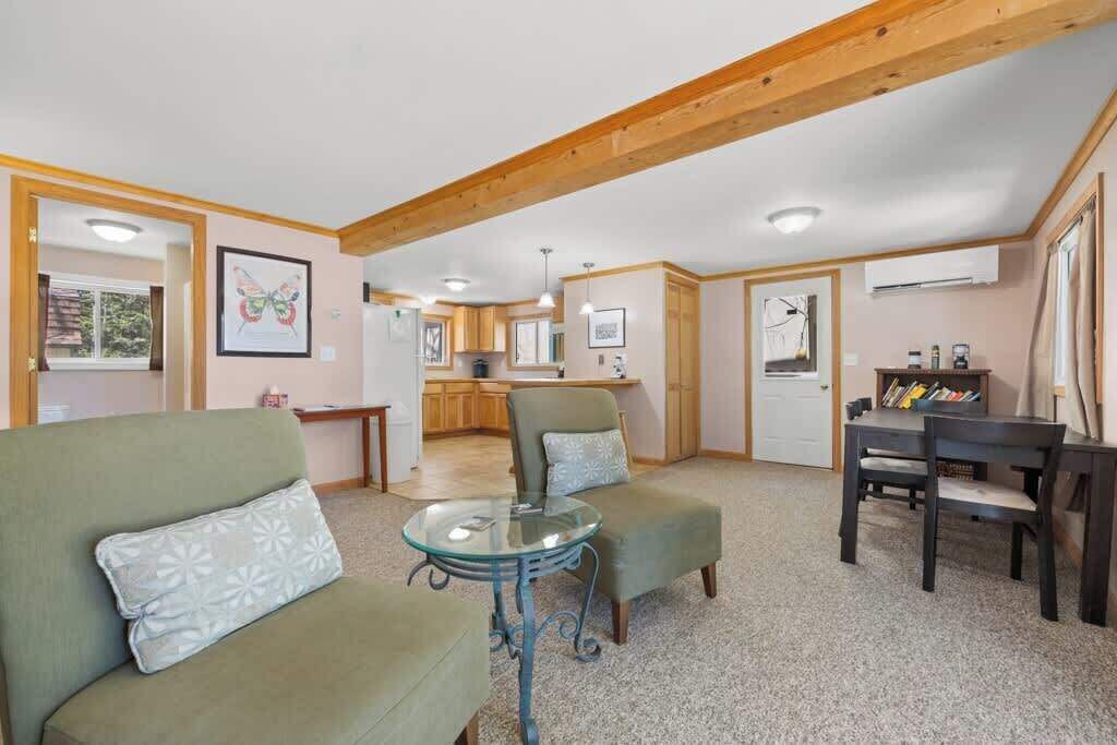 Photo of Livingroom in Otis