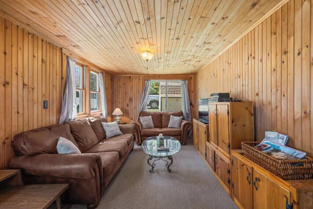 Photo of Livingroom in Otis